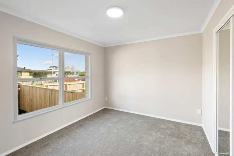 Photo of property in 95c Verbena Road, Birkdale, Auckland, 0626