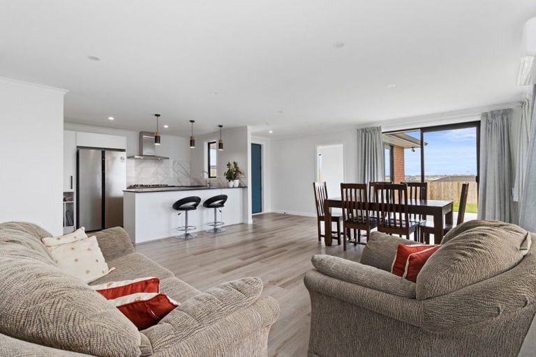 Photo of property in 8 Waitihi Way, Rototuna North, Hamilton, 3210