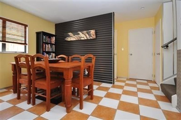 Photo of property in 1/10 Marina Road, Torbay, Auckland, 0630