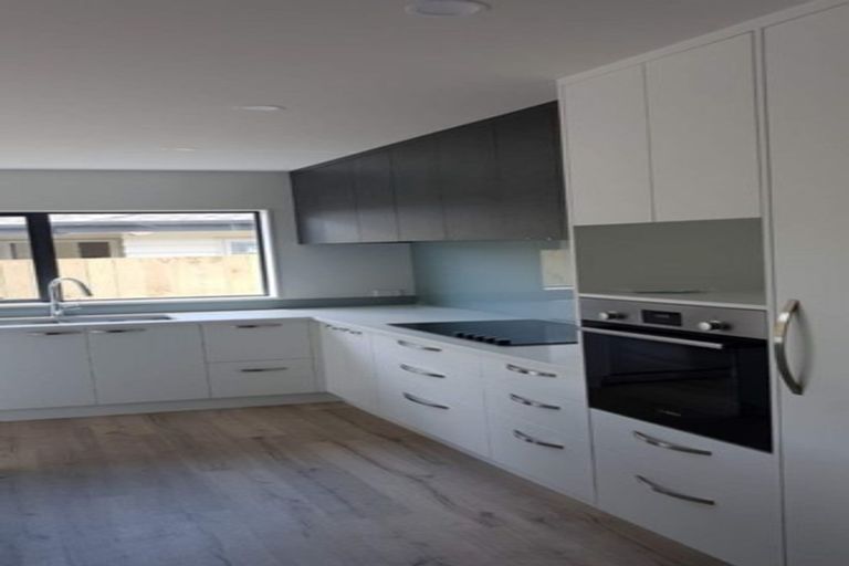 Photo of property in 115 Karepiro Drive, Stanmore Bay, Whangaparaoa, 0932