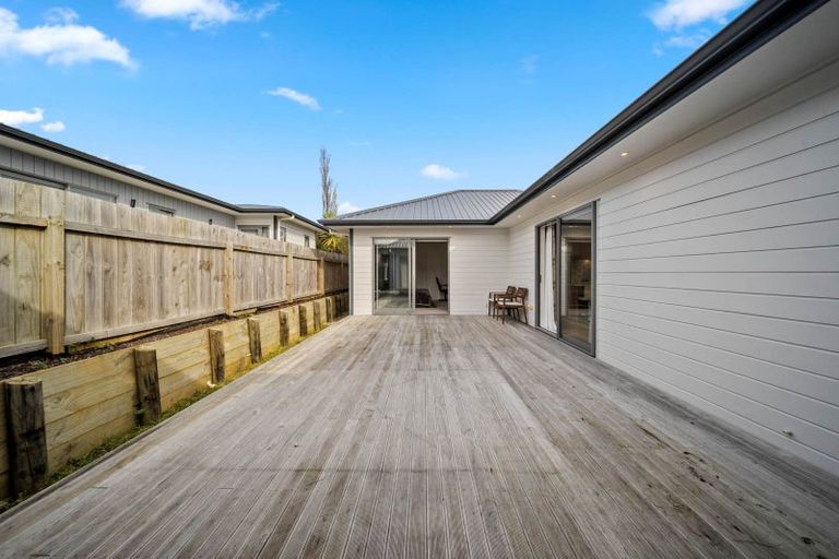 Photo of property in 1 Creswell Lane, Papakura, 2110