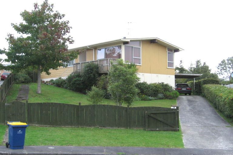 Photo of property in 38 Vina Place, Massey, Auckland, 0614