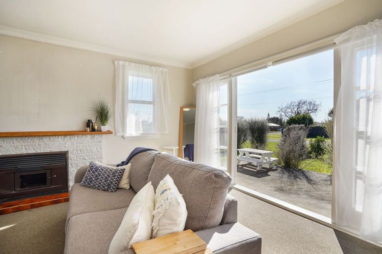 Photo of property in 28 Rata Street, Tokomaru, Palmerston North, 4474