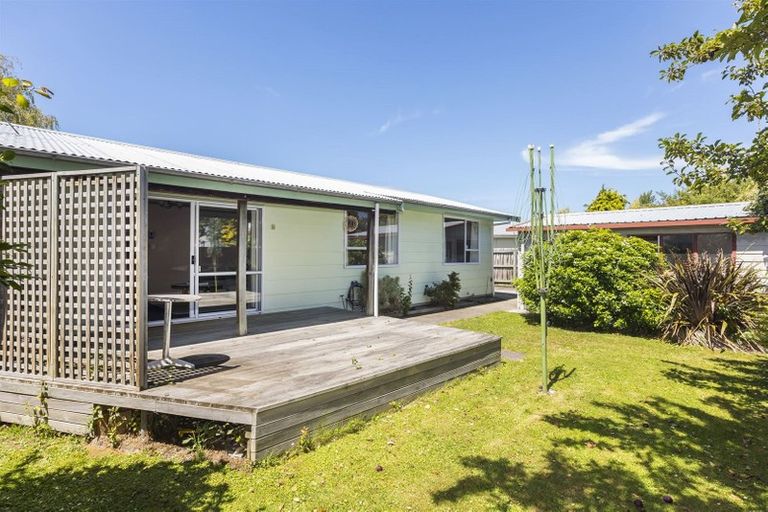 Photo of property in 2/87 Olliviers Road, Phillipstown, Christchurch, 8011