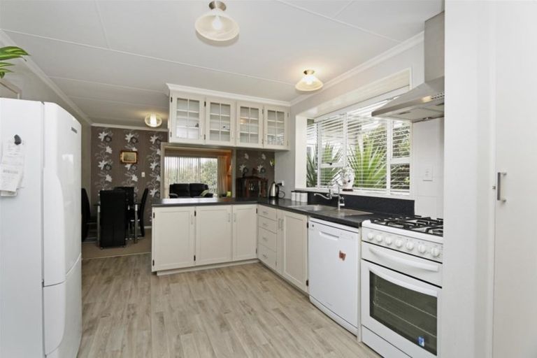 Photo of property in 5 Whitcombe Road, Opunake, 4616