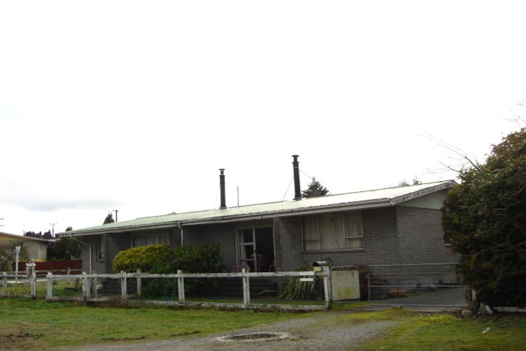 Photo of property in 1a-b Victory Street, Reefton, 7830