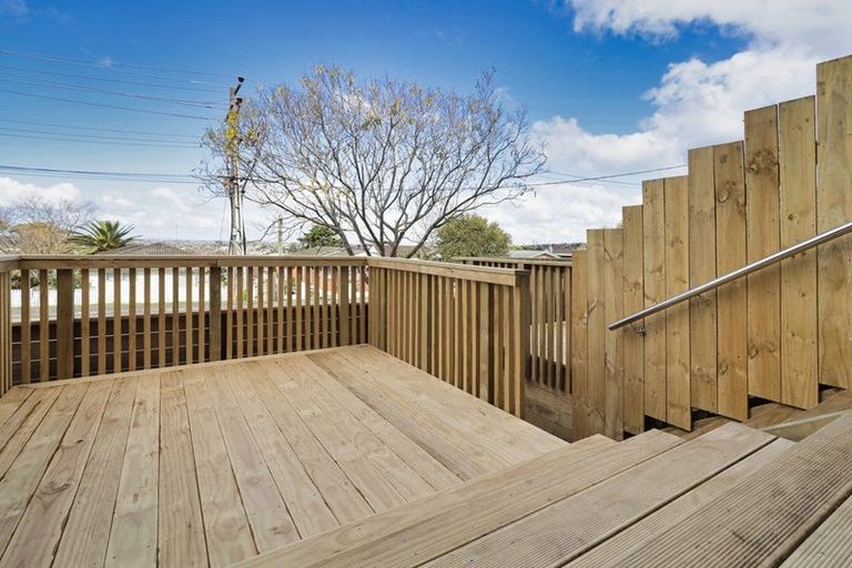 Photo of property in 4c Hepburn Road, Glendene, Auckland, 0602