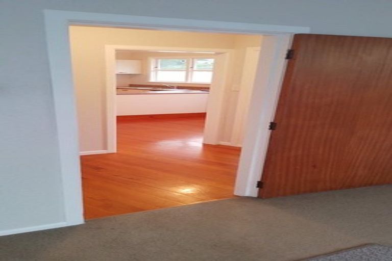 Photo of property in 7 Terrance Grove, Paparangi, Wellington, 6037