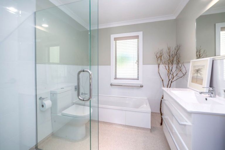 Photo of property in 7 Orchard Road, Greytown, 5712