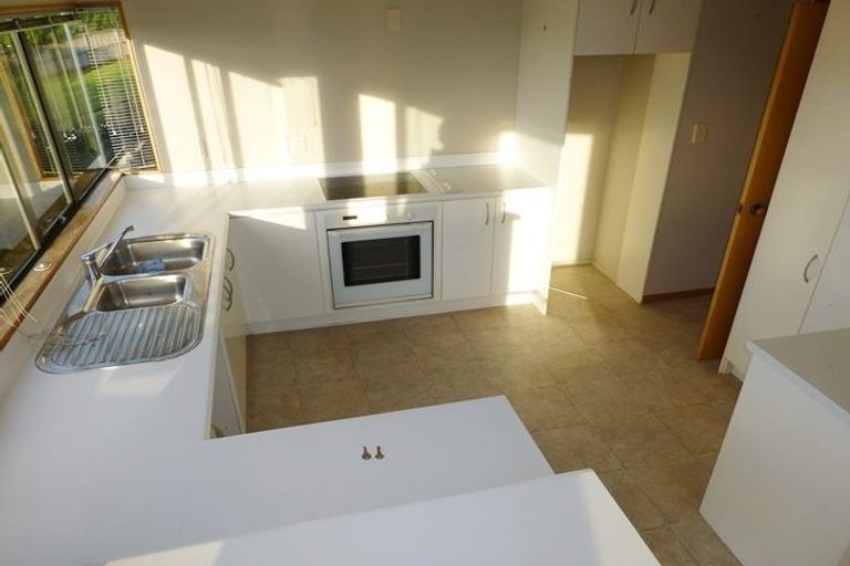 Photo of property in 3/194 Whangaparaoa Road, Red Beach, 0932