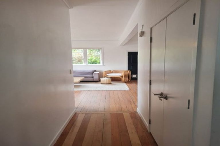 Photo of property in 911a Whangaparaoa Road, Manly, Whangaparaoa, 0930