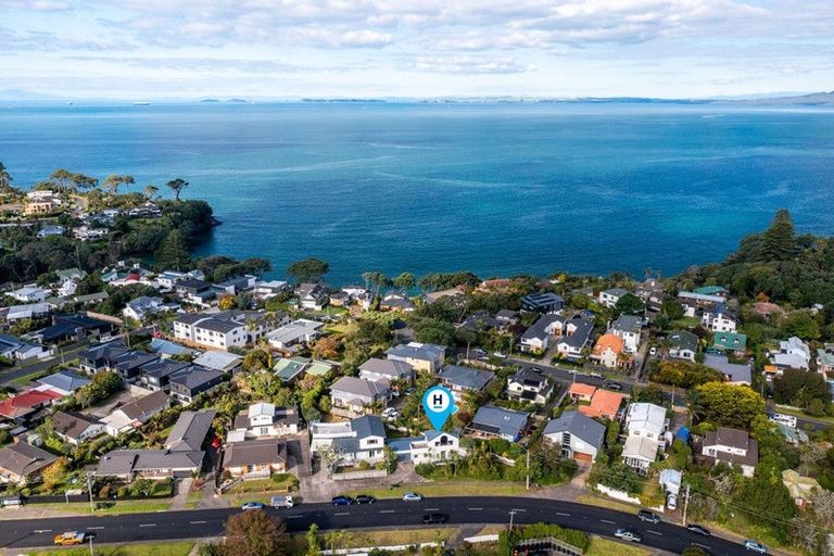 Photo of property in 2/953 Beach Road, Torbay, Auckland, 0630