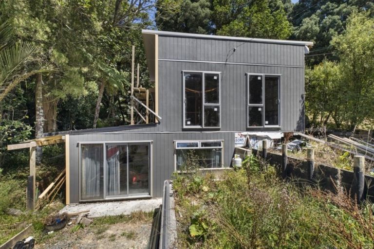 Photo of property in 37 Western Road, Laingholm, Auckland, 0604