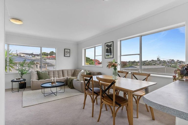 Photo of property in 1/48a Mellons Bay Road, Mellons Bay, Auckland, 2014