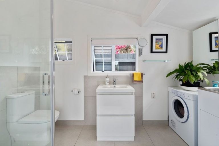 Photo of property in 1/10 Hart Road, Hauraki, Auckland, 0622