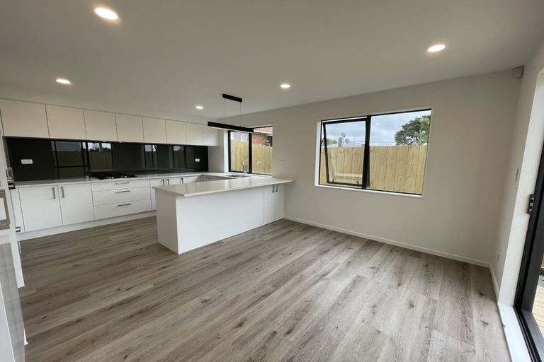 Photo of property in 27b Sunnyside Road, Sunnyvale, Auckland, 0612