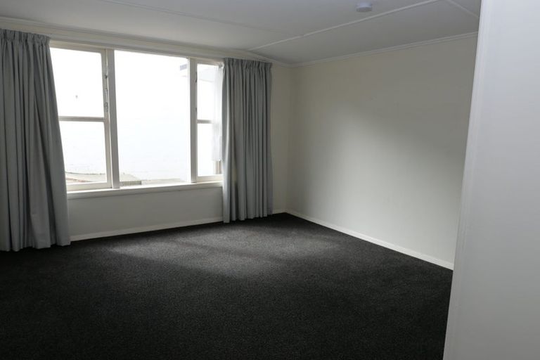 Photo of property in 16 Kotare Street, Waikanae, 5036