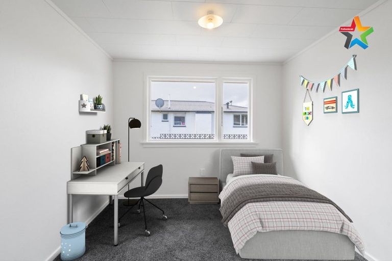 Photo of property in 15 Park Street, Winton, 9720