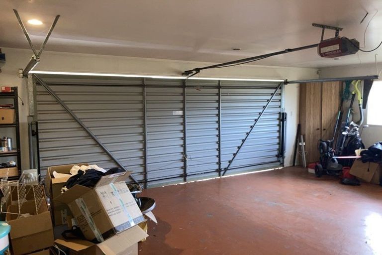 Photo of property in 4 Ronald George Place, Parklands, Christchurch, 8083