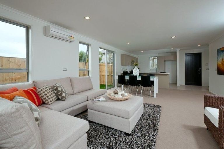 Photo of property in 18 Andersons Road, Oteha, Auckland, 0632
