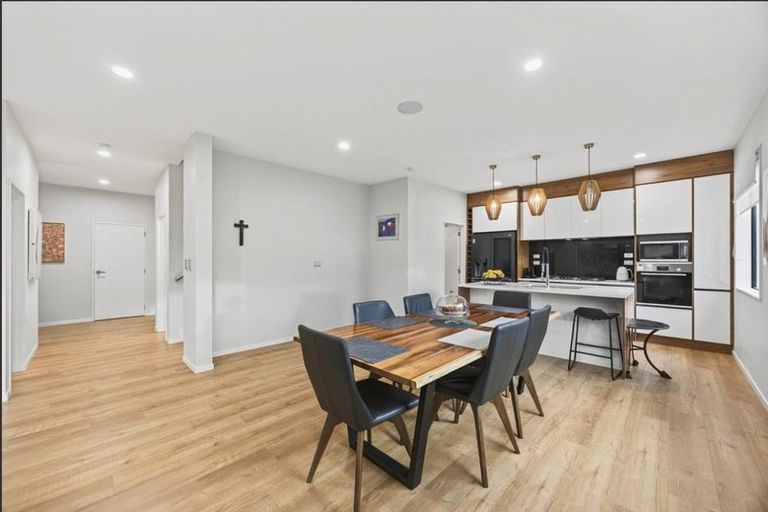 Photo of property in 3b Cardiff Road, Pakuranga, Auckland, 2010