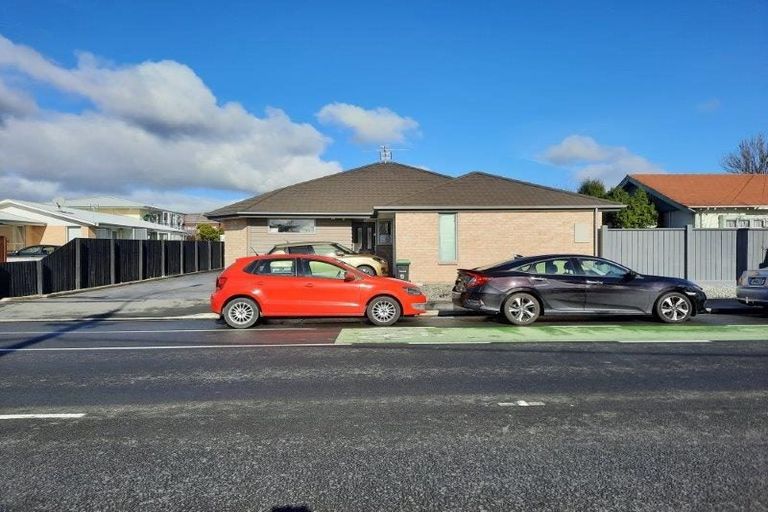 Photo of property in 10 North Avon Road, Richmond, Christchurch, 8013