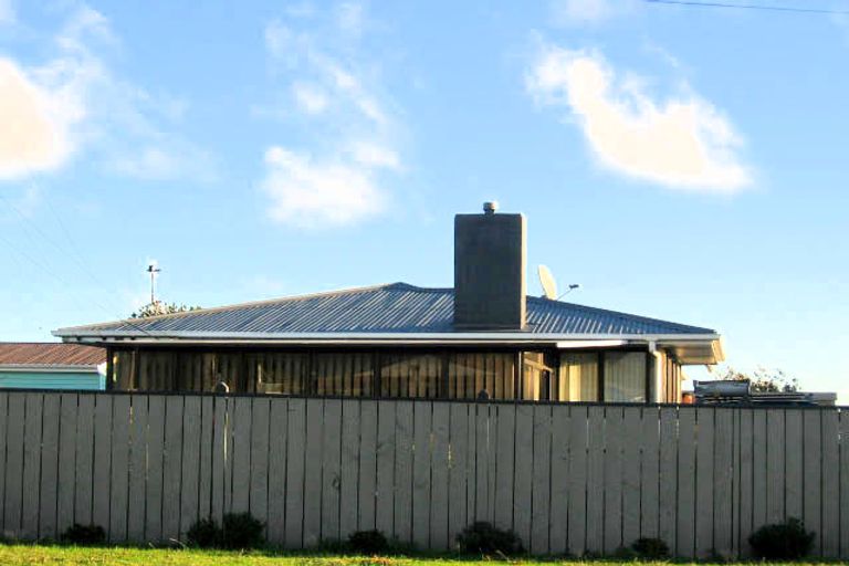 Photo of property in 92 Martin Road, Paraparaumu Beach, Paraparaumu, 5032