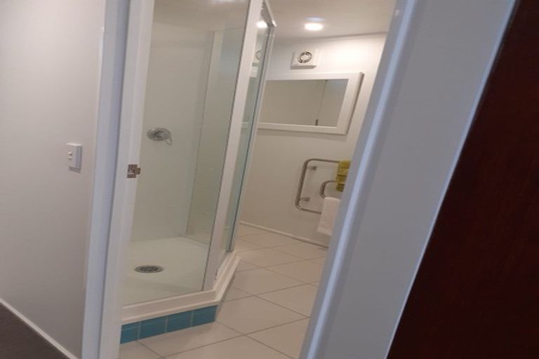 Photo of property in 20/73 Princes Street, Northcote Point, Auckland, 0627