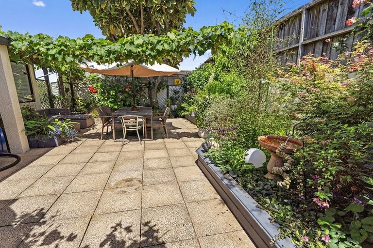 Photo of property in 2/20 Fifth Avenue, Tauranga, 3110