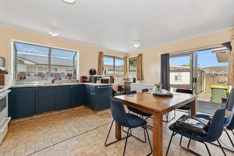 Photo of property in 112 Masters Avenue, Silverdale, Hamilton, 3216