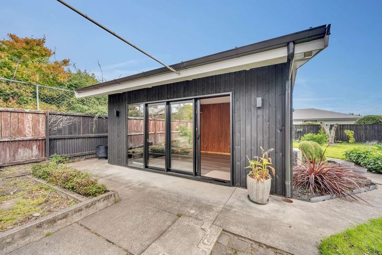 Photo of property in 42 Church Road, Taradale, Napier, 4112