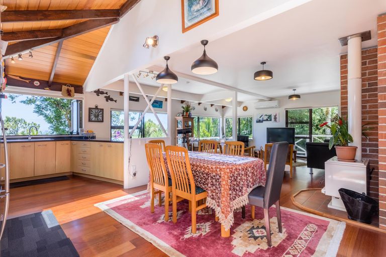 Photo of property in 84 Park Road, Titirangi, Auckland, 0604