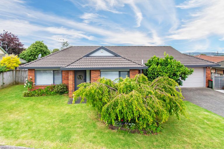 Property details for 25f Youngs Road, Papakura, 2110