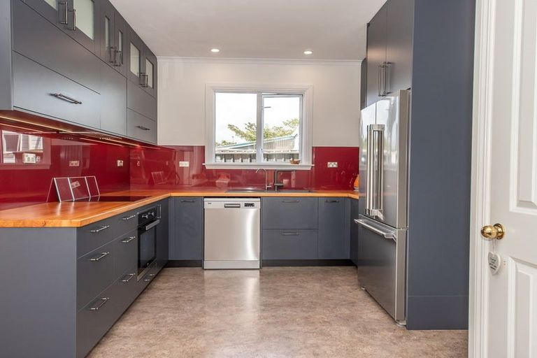 Photo of property in 169 Romilly Street, Westport, 7825