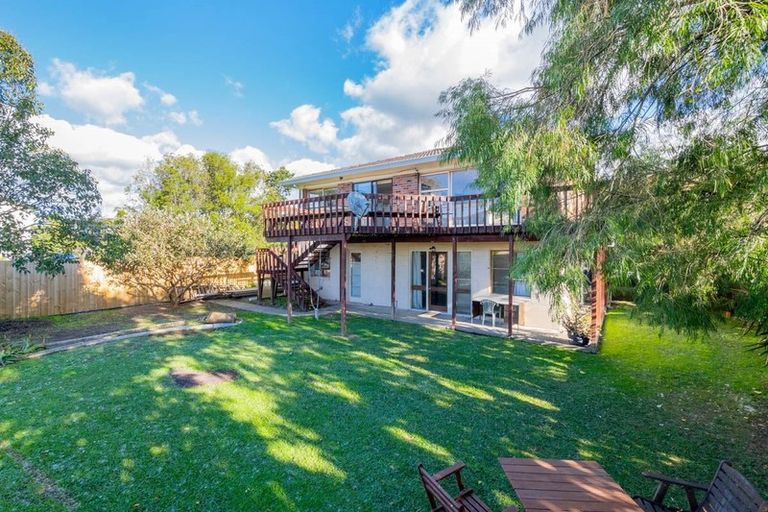 Photo of property in 40 Akoranga Drive, Northcote, Auckland, 0627