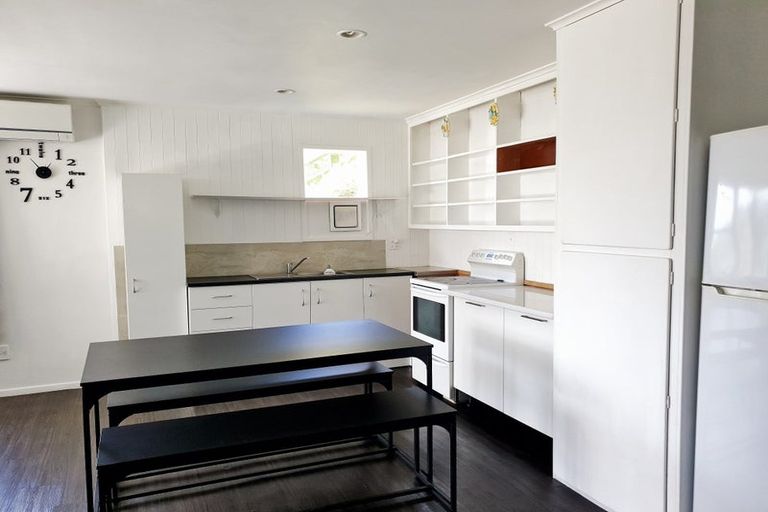 Photo of property in 211 Titirangi Road, Titirangi, Auckland, 0604