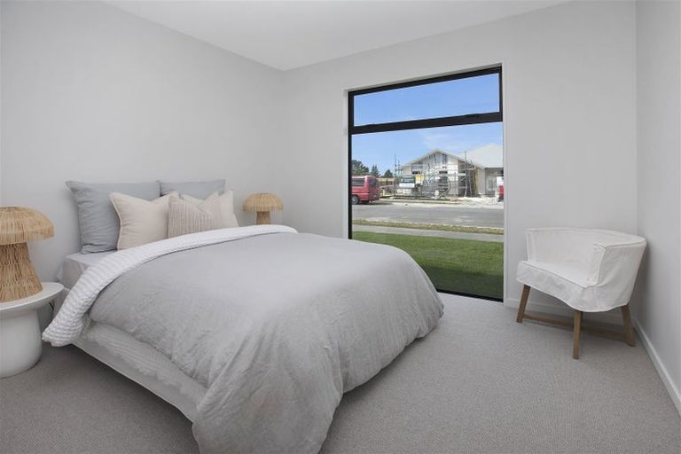 Photo of property in 28 Oakmill Drive, Casebrook, Christchurch, 8051