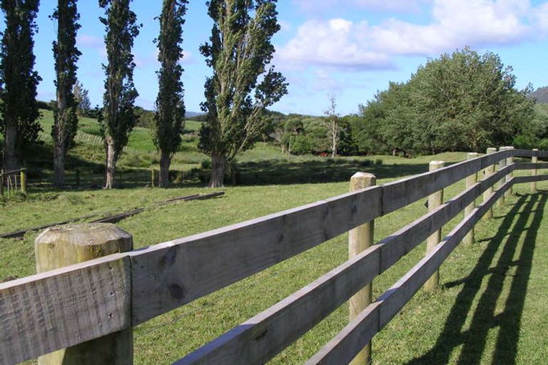 Photo of property in 17 Jumna Road, Maungaturoto, 0587