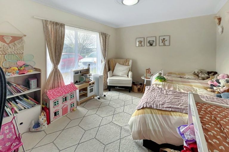 Photo of property in 126 John F Kennedy Drive, Milson, Palmerston North, 4414