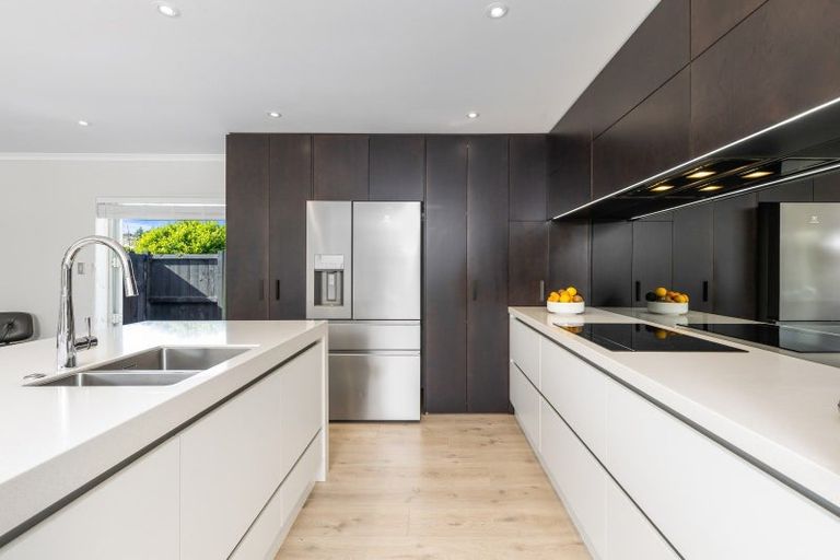 Photo of property in 17 Te Wharau Drive, Greenhithe, Auckland, 0632