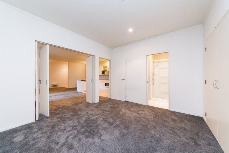 Photo of property in Maddison Apartments, 1/6g Queen Street, Palmerston North, 4410