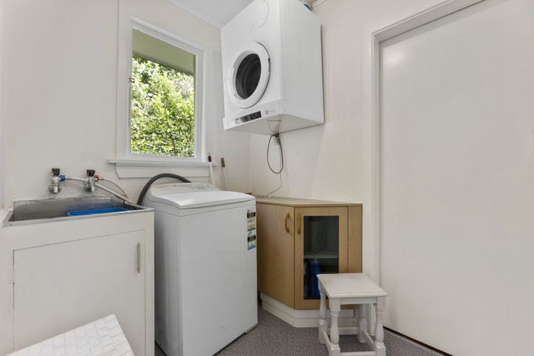 Photo of property in 26b Howard Street, Macandrew Bay, Dunedin, 9014