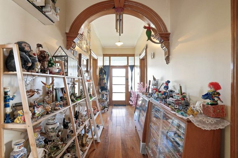 Photo of property in 42 Hargest Crescent, Saint Kilda, Dunedin, 9012