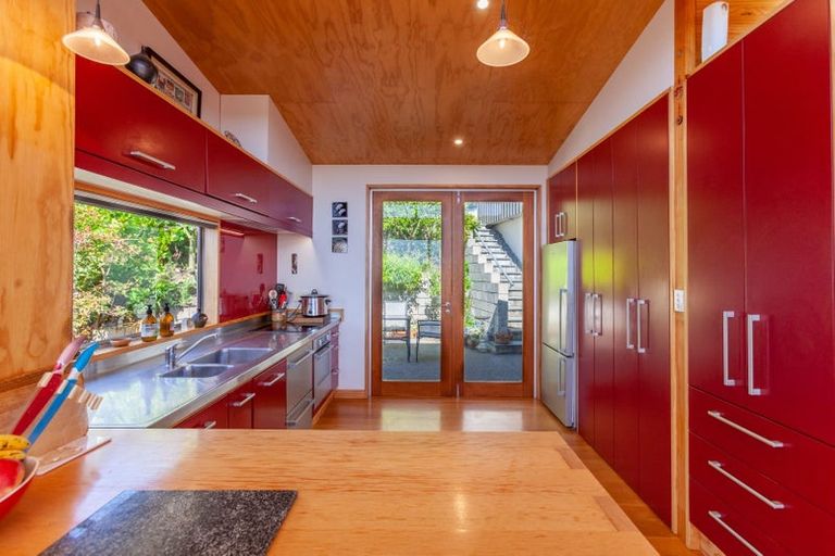 Photo of property in 5 Chilton Road, Hospital Hill, Napier, 4110