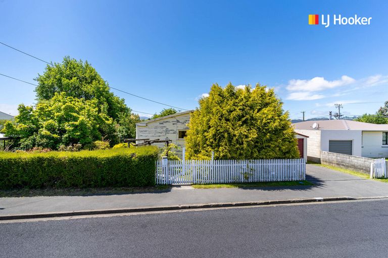 Photo of property in 1 Carlyle Road, Mosgiel, 9024
