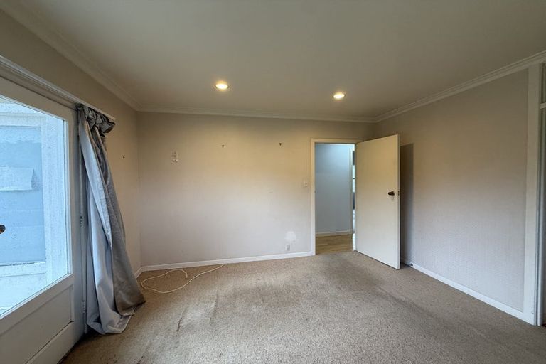 Photo of property in 13 Peter Terrace, Castor Bay, Auckland, 0620