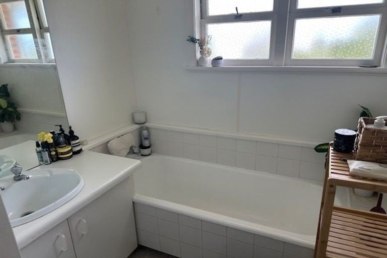 Photo of property in 84 Aberdeen Road, Campbells Bay, Auckland, 0620