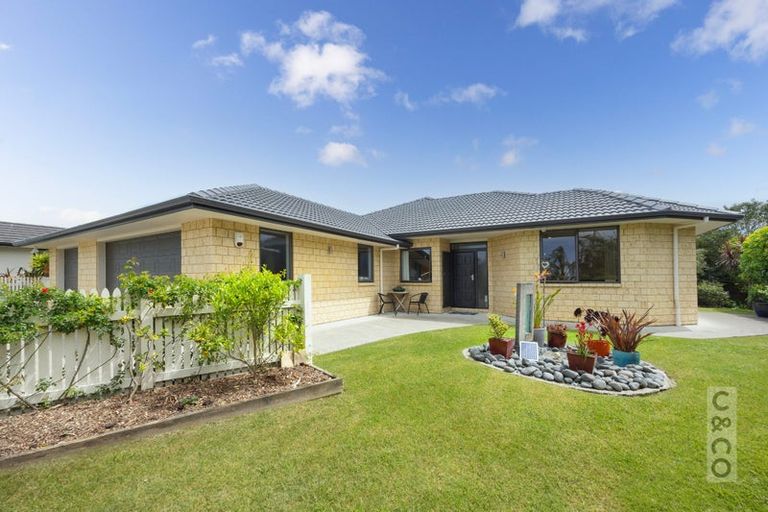 Photo of property in 2 Orchard Lane, Huapai, Kumeu, 0810