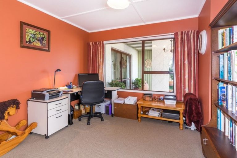 Photo of property in 79 Tamatea Road, Taupo, 3330