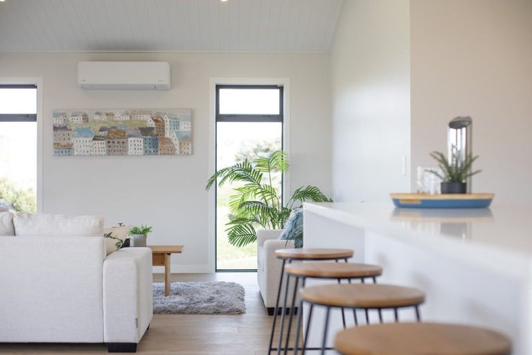 Photo of property in 11 Kapokapowai Street, Raglan, 3225